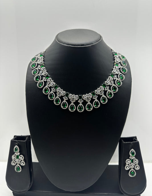 Emerald Diamond Necklace Set