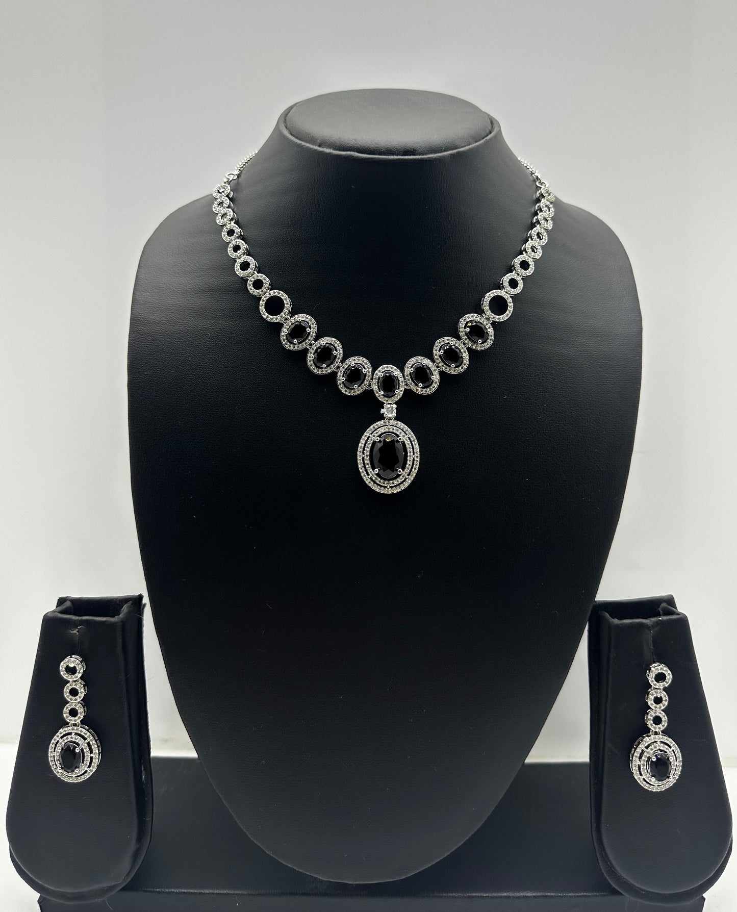 Onyx Elegance – Black Stone Necklace & Earring Set
