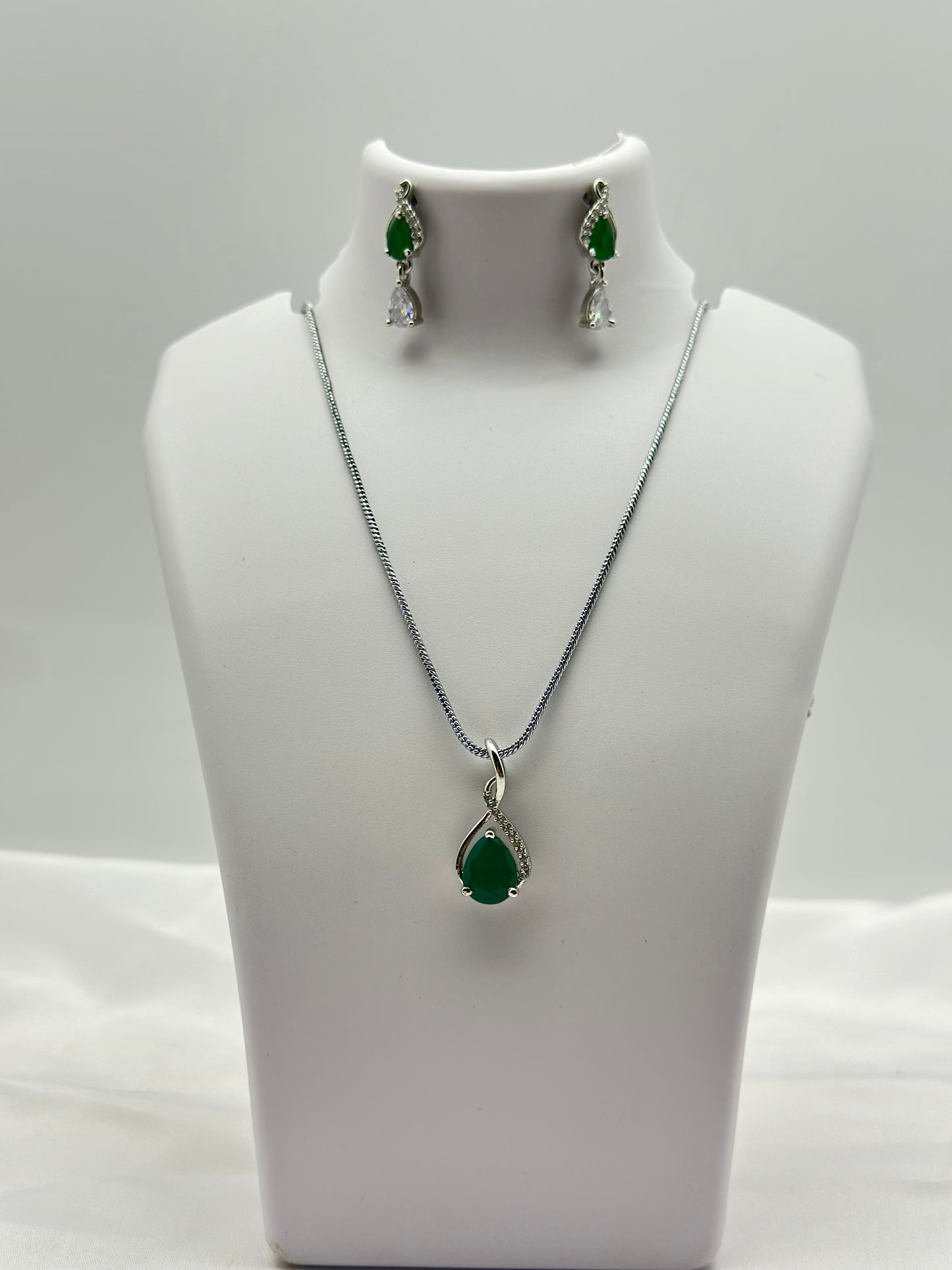 Emerald Grace American diamond Pendant Set