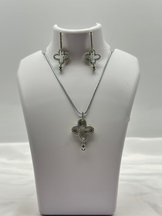 Lucky Clover American diamond Pendant Set
